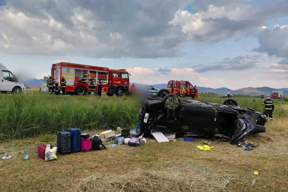 Trafic blocat pe DN 1 Cluj-Napoca - Oradea. Șase persoane au fost rănite în urma unui grav accident -FOTO