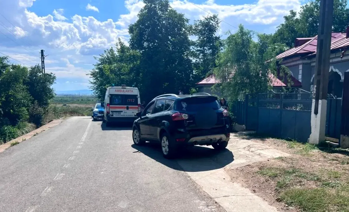 Tragedie în Galați. Un copil de un an și două luni a murit după ce a fost călcat cu mașina de tatăl său, în curtea casei