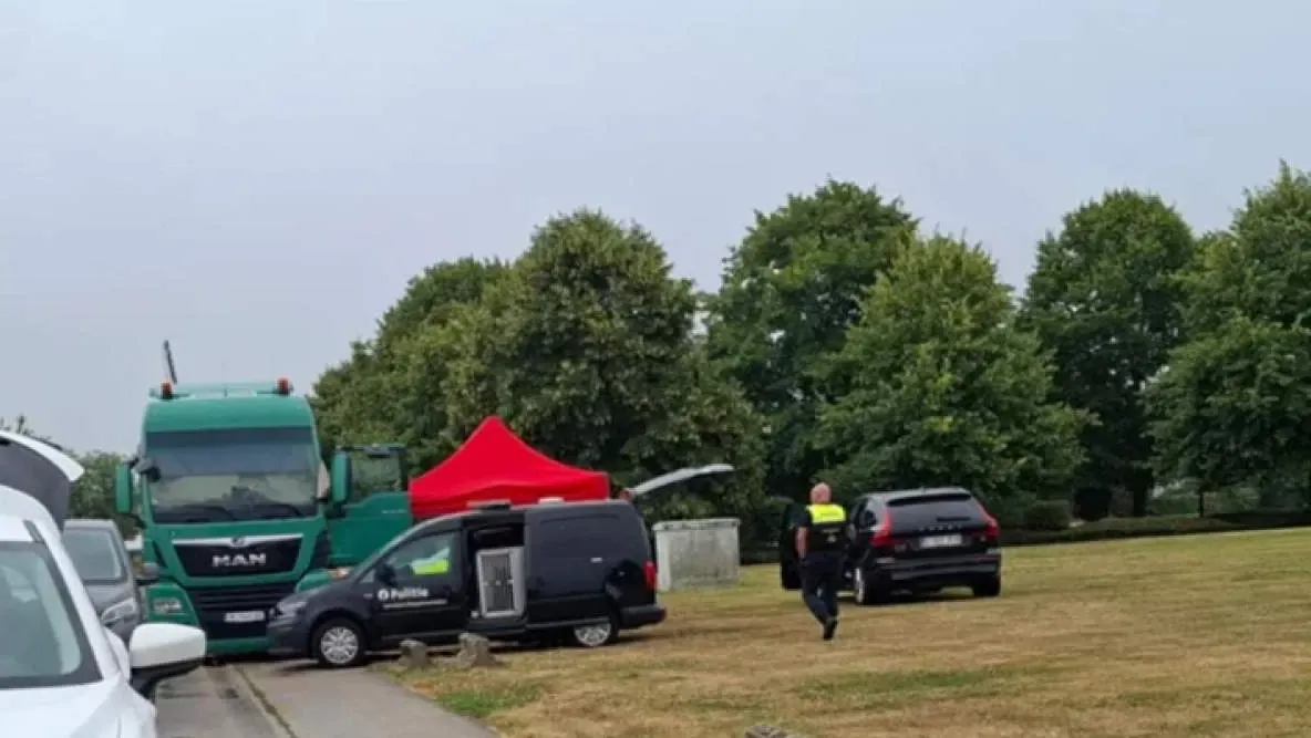 Bărbat găsit mort într-un camion cu numere românești, în Belgia. Autoritățile au deschis o anchetă pentru moarte suspectă