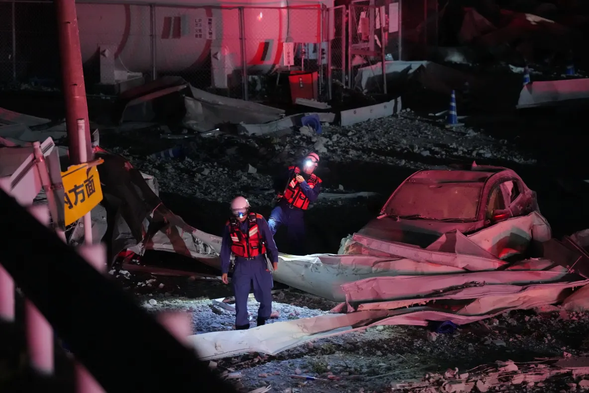 Japonia, după cutremurul de 7,1: mai mulți morți, zeci de răniți și sute de mii de oameni evacuați. Clădiri prăbușite și explozie într-un mall