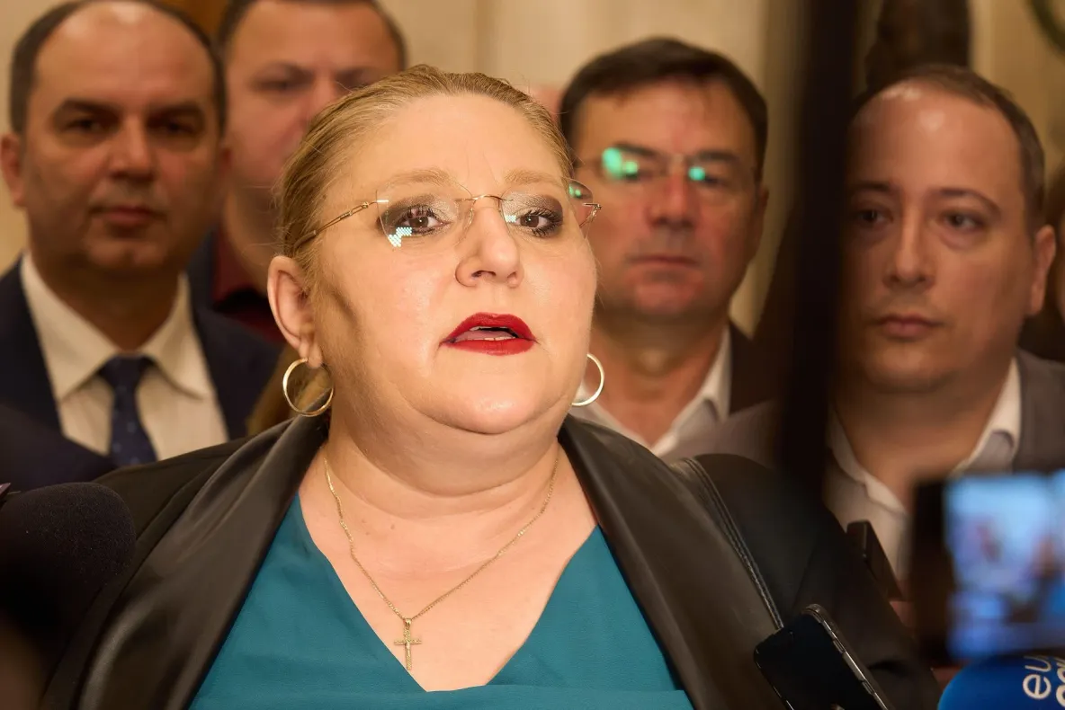 Diana Șoșoacă, transportată la spital după un accident rutier pe Bulevardul Iuliu Maniu din București