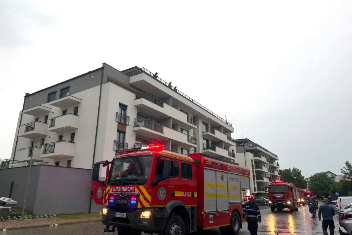 Explozie într-un bloc nou din Sibiu. Zeci de locatari evacuați – FOTO