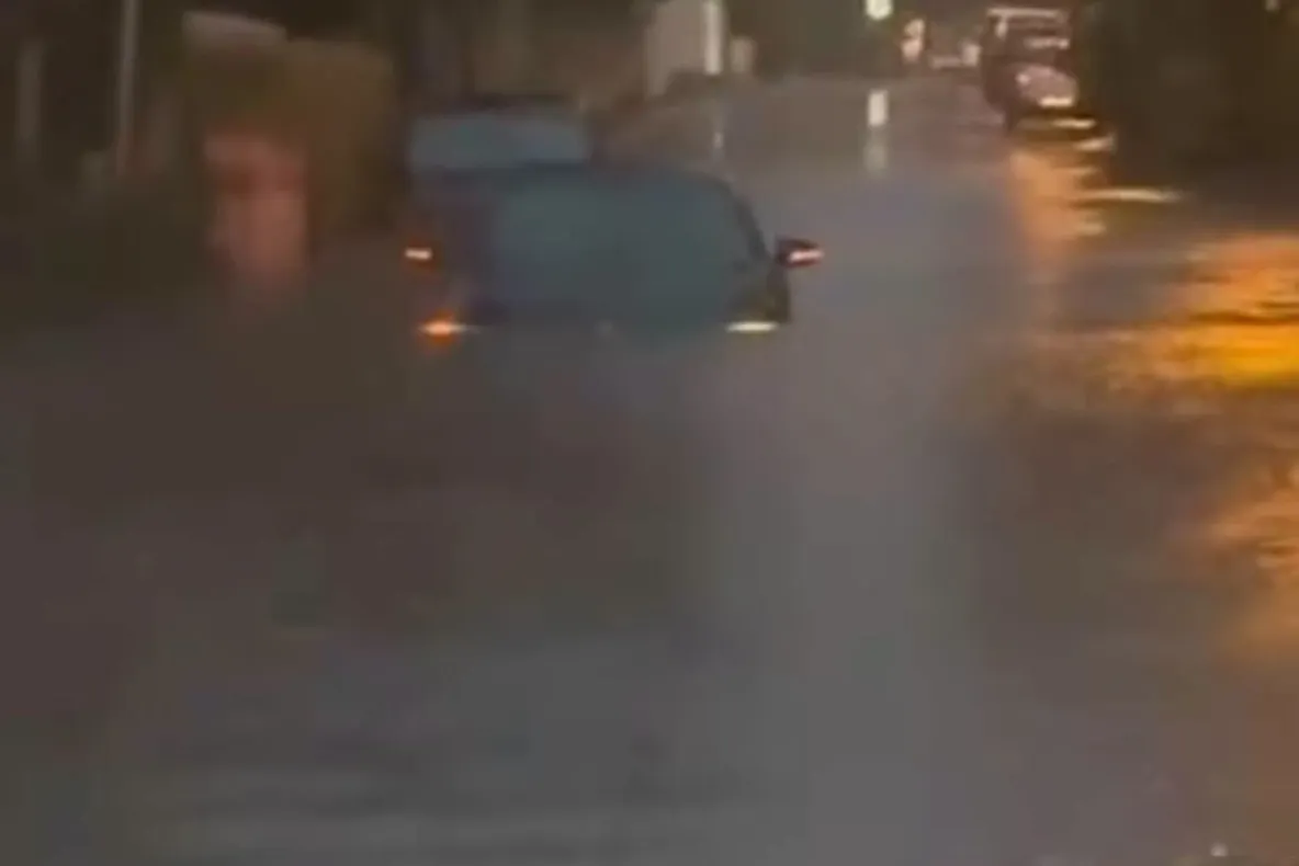 Ro-Alert în București. Cod portocaliu de furtuni, ploi torențiale și grindină. Autoritățile îi avertizează pe oameni să nu iasă din case