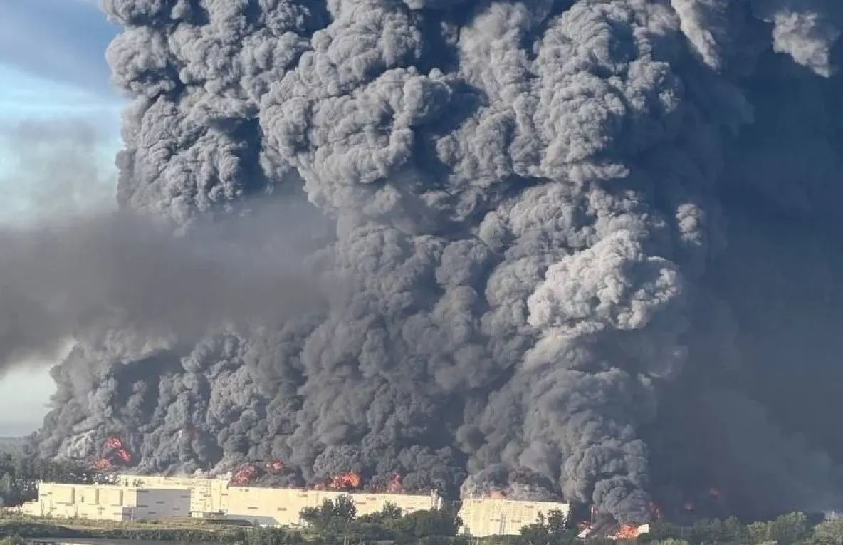 Dronele ucrainene au lovit în plin în „Amazonul” Rusiei. Șapte oameni au murit într-un depozit, iar un incendiu a izbucnit la un terminal petrolier