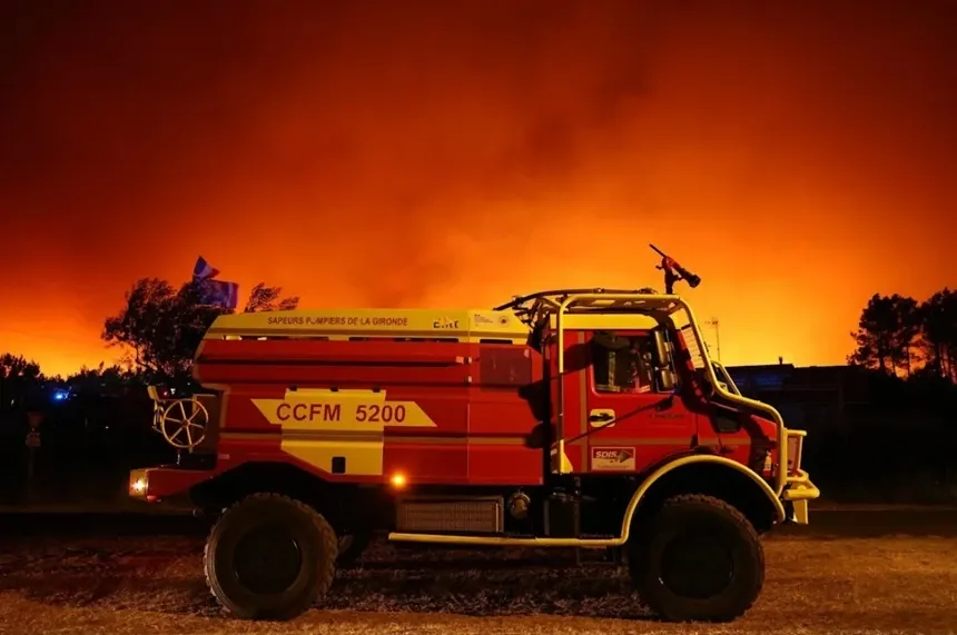 Incendii devastatoare în Spania și Franța. Peste 200.000 de oameni evacuați, stare de urgență națională lângă Madrid