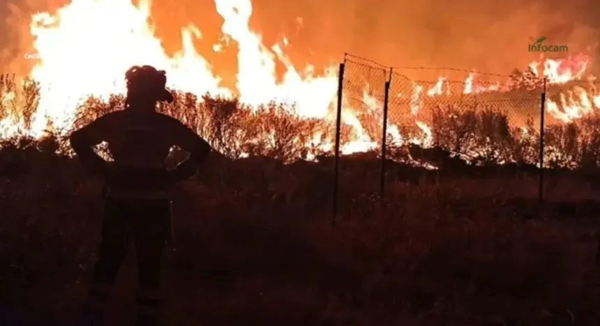 Incendiu uriaș în Spania. Peste 26.000 de hectare au fost mistuite de flăcări, iar 1.200 de oameni au fost evacuați înaintea unui nou val de caniculă