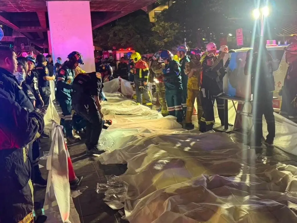 Incendiu devastator într-un pub din Bangkok. Cel puțin 27 de persoane au murit - VIDEO