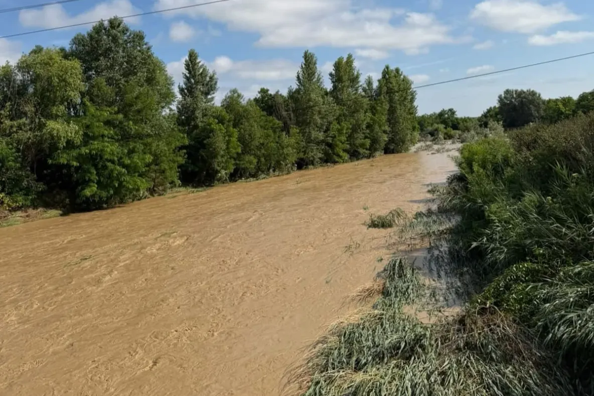 Cod Roșu de inundații și viituri rapide în Dâmbovița și Prahova. Avertizare hidrologică de ultimă oră pentru mai multe județe din România