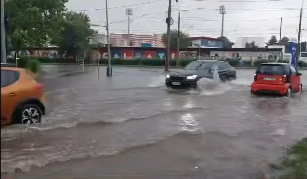 Prăpăd la Galați, după un episod de vreme severă. S-a emis Ro Alert - VIDEO   