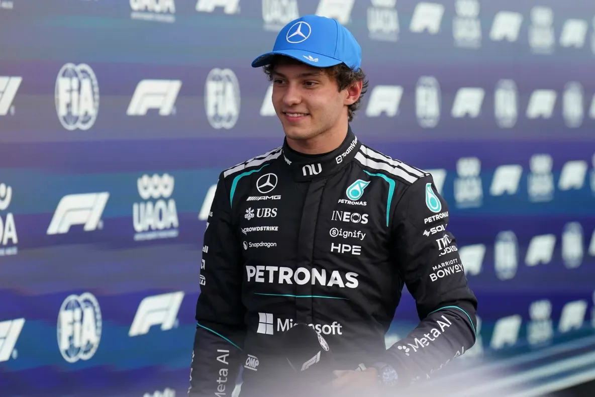 Kimi Antonelli pleacă din pole position la Marele Premiu al Marii Britanii