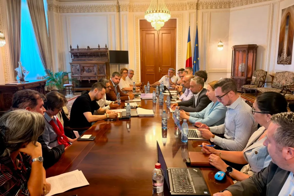 PSD și marile sindicate discută astăzi noul proiect al legii salarizării. Consultări maraton la Parlament
