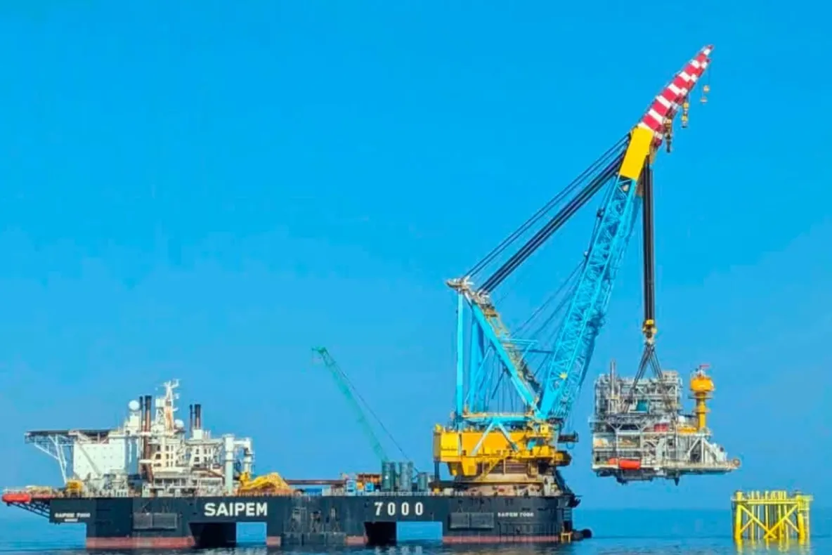 A fost instalată platforma pentru exploatarea gazelor naturale din Marea Neagră. Ilie Bolojan:”Este cel mai mare proiect din România”
