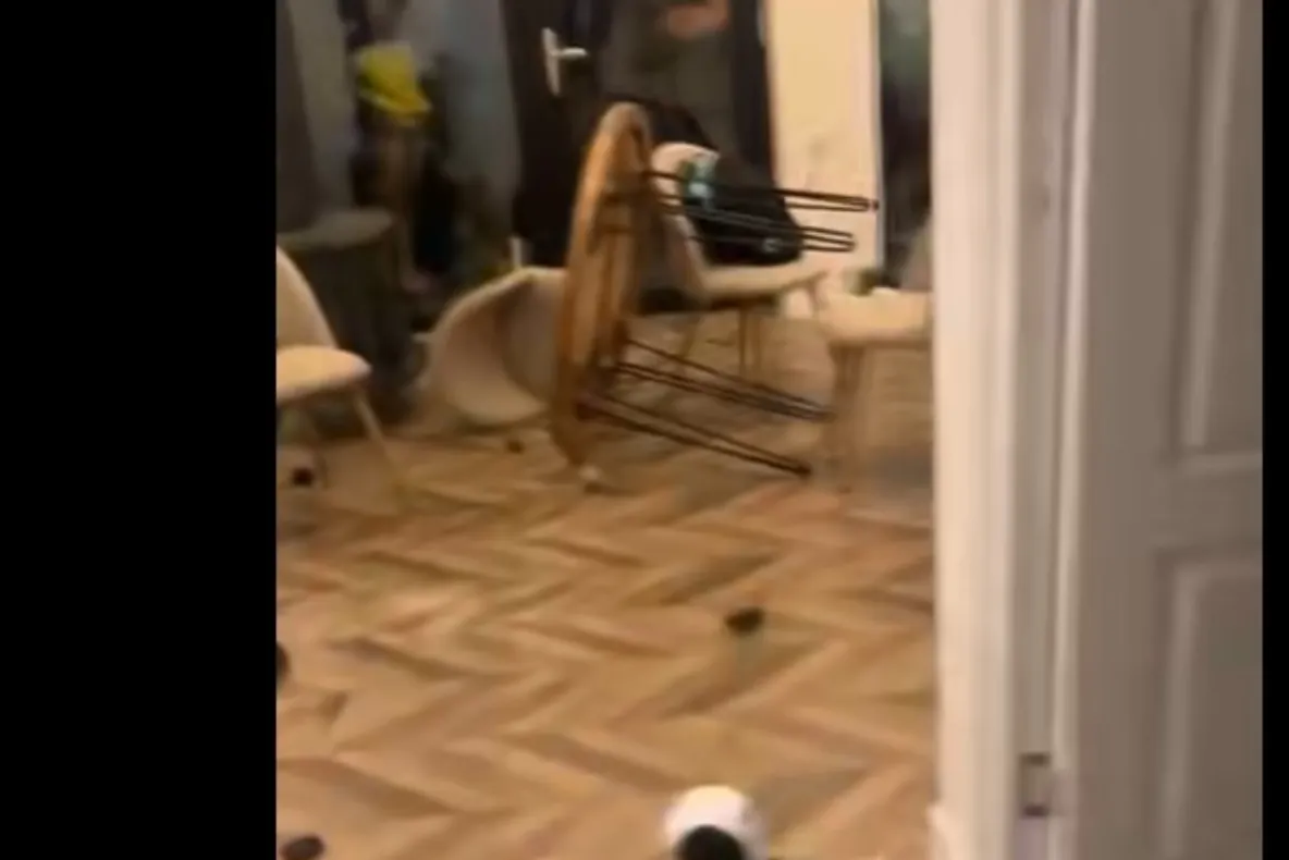 Bărbat din Prahova, cercetat după ce a distrus bunuri într-o pensiune din Dâmbovița. Pagubele ajung la 20.000 de lei