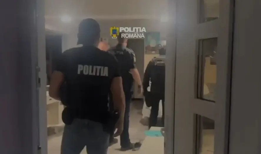Anchetă de amploare la Otopeni: angajați suspectați că furau produse și bani din avioane. Prejudiciu uriaș