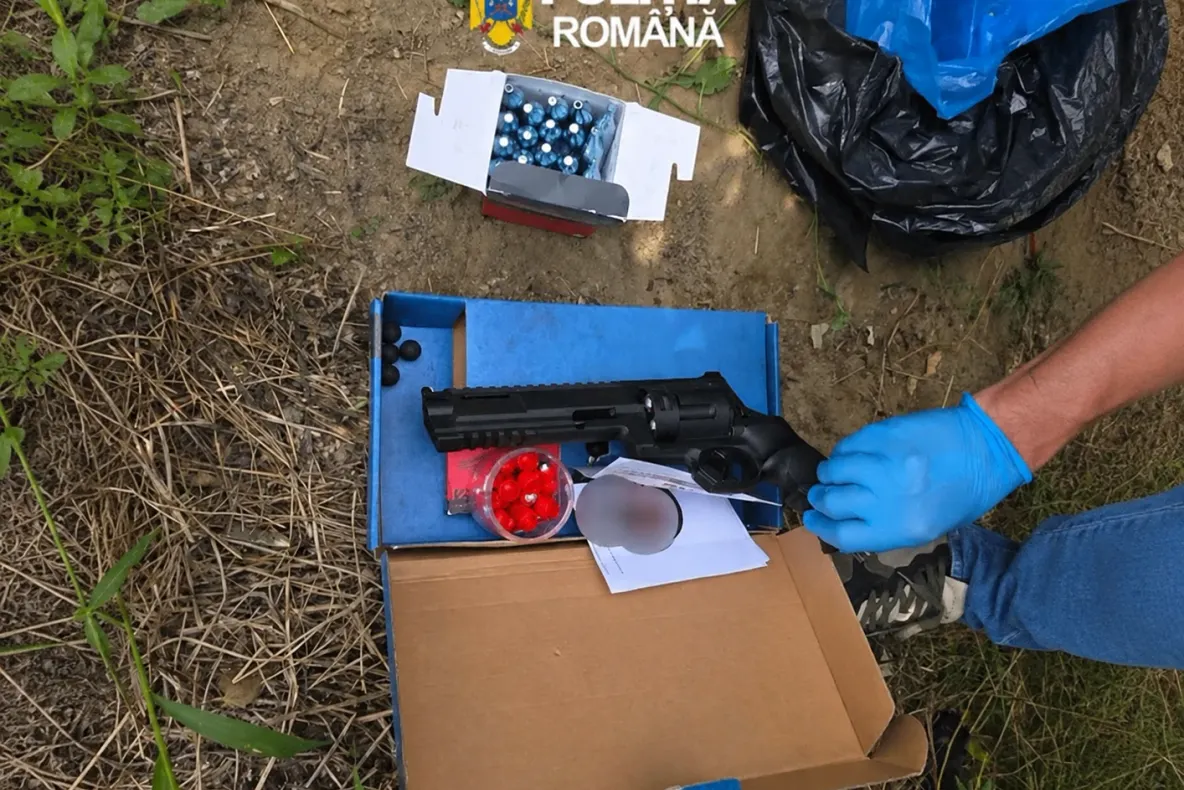Tânăr reținut după ce a tras cu o armă airsoft asupra unui bărbat în Galați