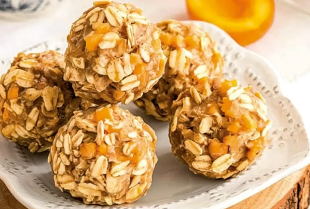 Bomboane cu caise și banane, desertul sănătos și delicios care se prepară în câteva minute