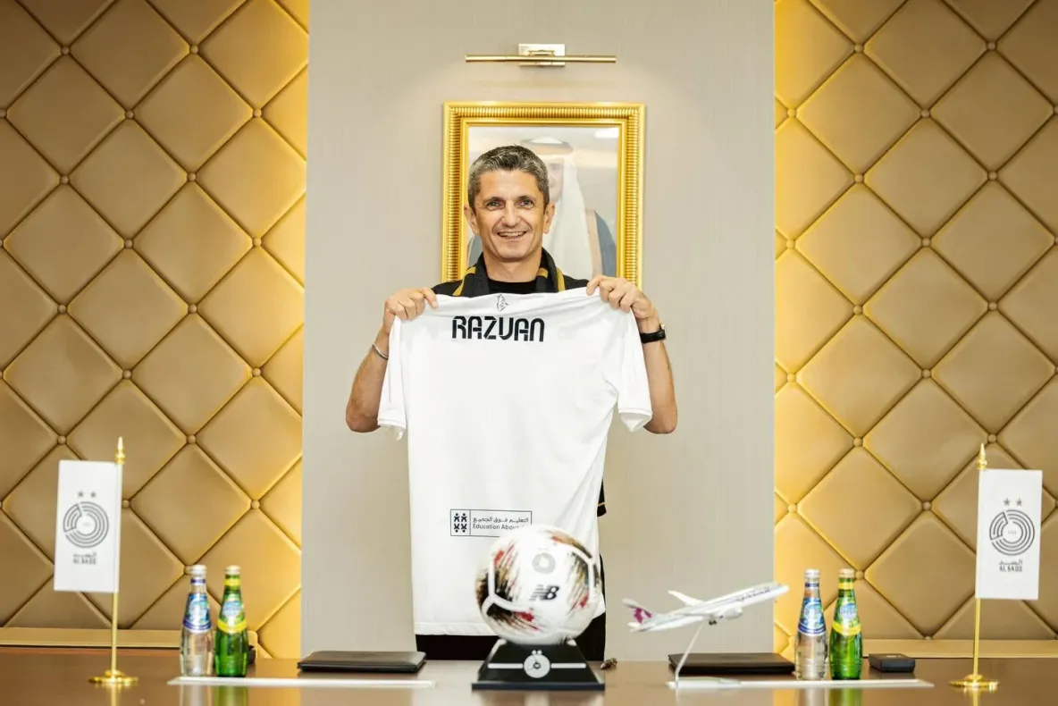 Răzvan Lucescu, prezentat oficial la Al-Sadd. Ce salariu va încasa antrenorul român