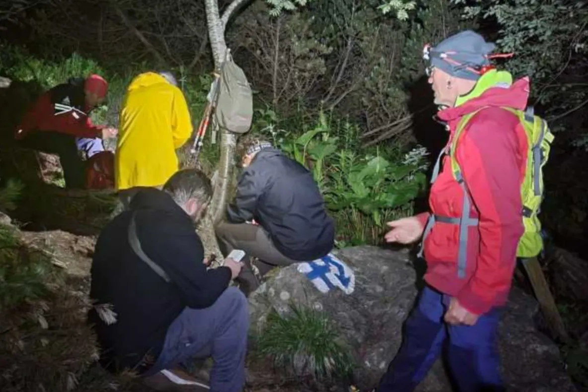 Misiune contracronometru pentru salvamontiștii din Hunedoara. Trei turiști din Ungaria, salvați după ce s-au rătăcit în Masivul Retezat