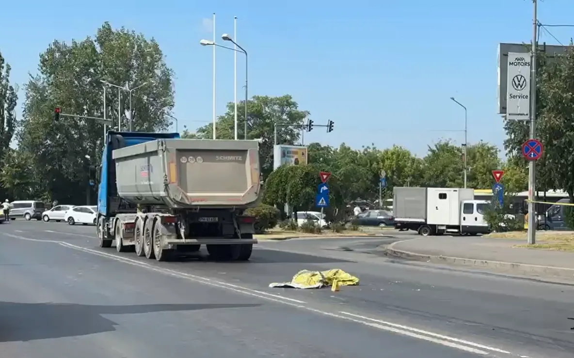 Tragedie pe o trecere de pietoni din București. O mamă de 29 de ani a murit sub ochii copilului. Copilul și bunica acestuia au ajuns la spital