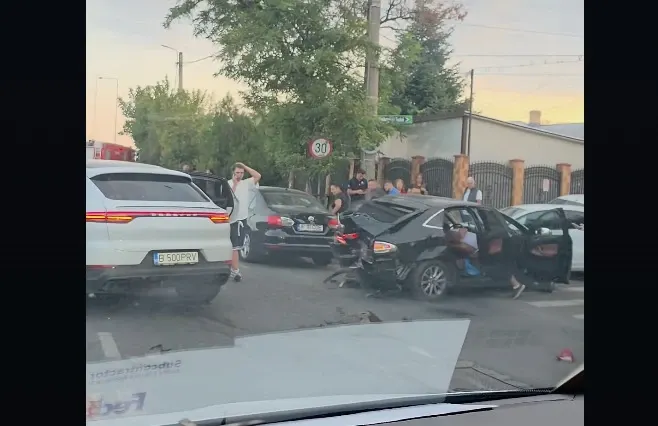 Accident grav în București: un tânăr de 17 ani, beat și fără permis, a intrat cu mașina în cinci mașini VIDEO
