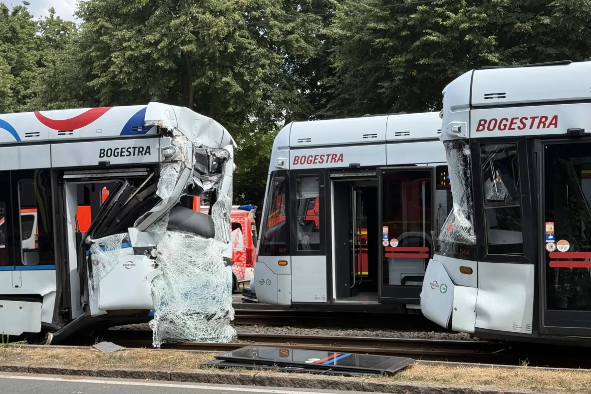 Accident de tramvai într-un oraș din Germania: 25 de răniți, 10 în stare gravă