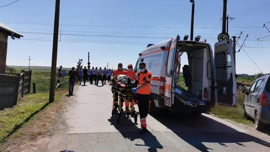 Tragedie la Bacău. Doi neplazei au murit, loviți în plin de tren 