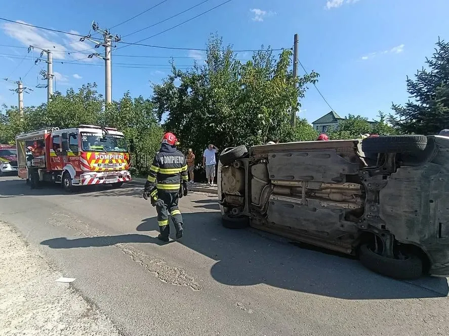 Accident grav în Iași: trei copii, de 9, 12 și 13 ani, și o femeie au fost răniți și transportați la spital