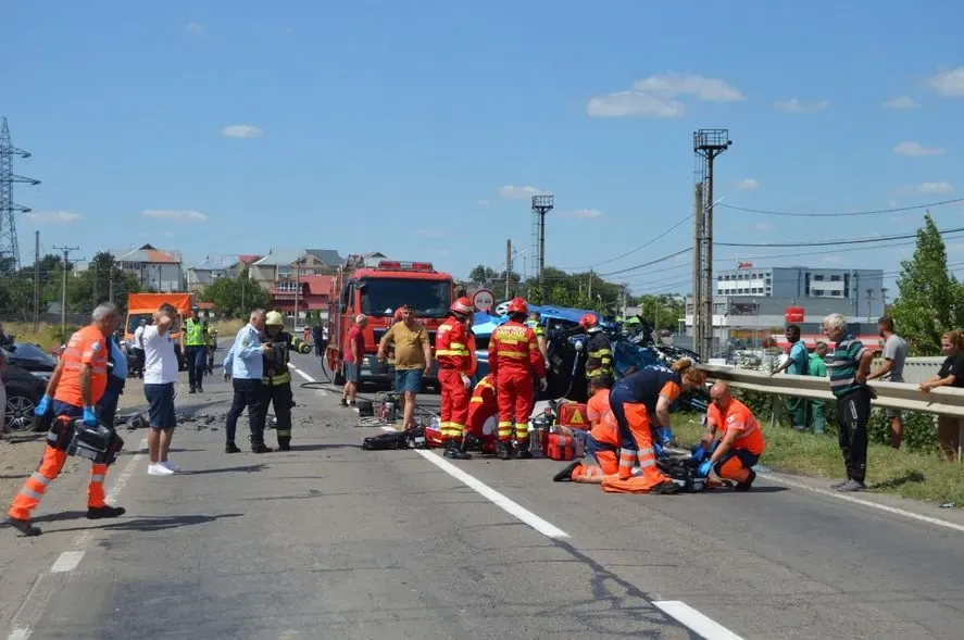 Accident cumplit în Brăila: doi oameni au murit, iar trei copii au fost răniți