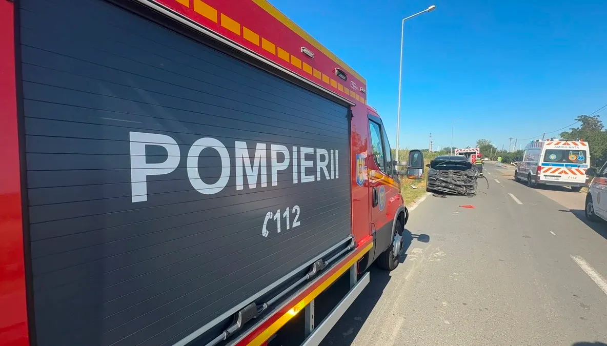 Accident rutier grav în Constanța. Trei mașini s-au ciocnit, iar patru persoane au fost rănite