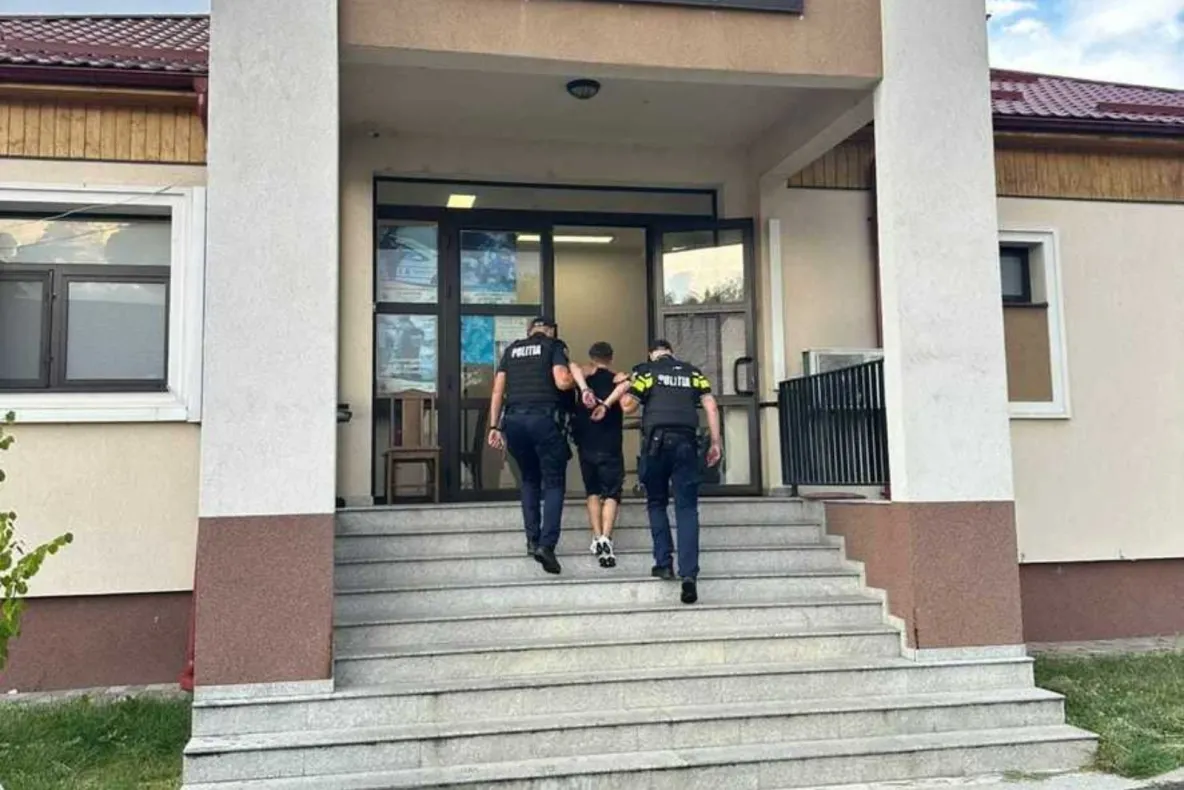 Jaf într-o locuință din Cavnic. Adolescent de 16 ani, reținut după ce a amenințat un bărbat și i-a furat 5.000 de lei
