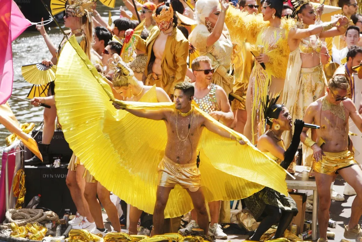 Premierul Olandei le cere tinerilor gay să își declare deschis orientarea sexuală. Apel făcut la Amsterdam Pride