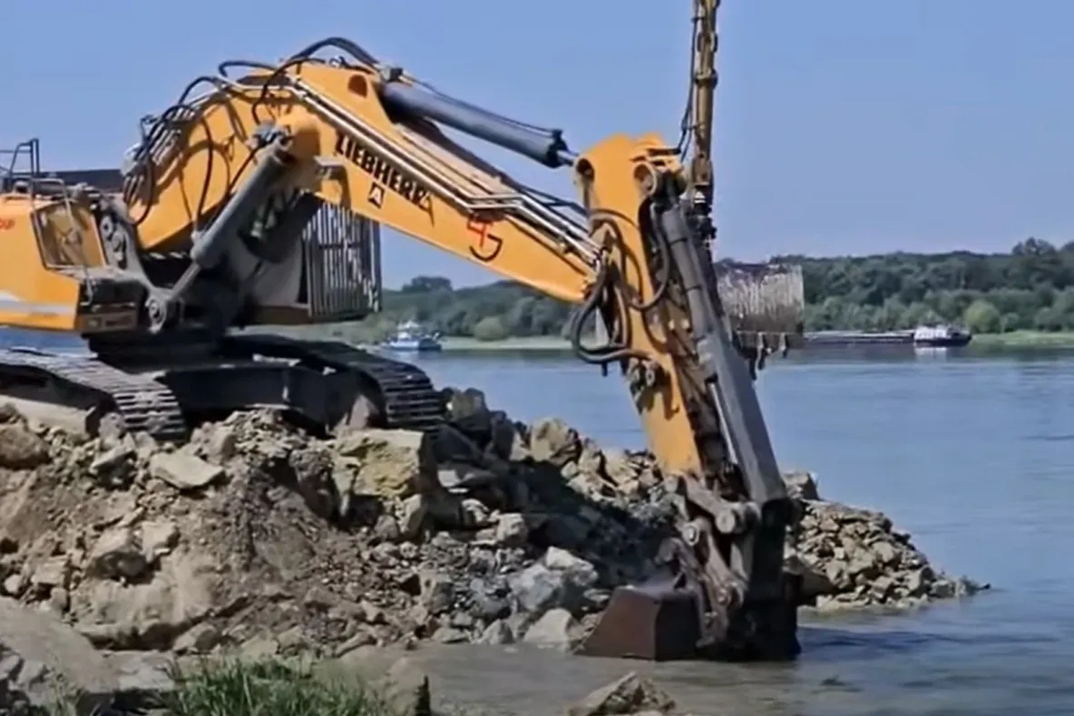Cele patru barje vor fi scufundate în Dunăre miercuri. Anunțul Apelor Române -VIDEO