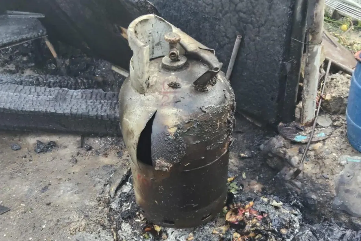 Două persoane, rănite în urma exploziei unei butelii într-o gospodărie din Vâlcea. Una dintre victime a fost preluată de elicopterul SMURD