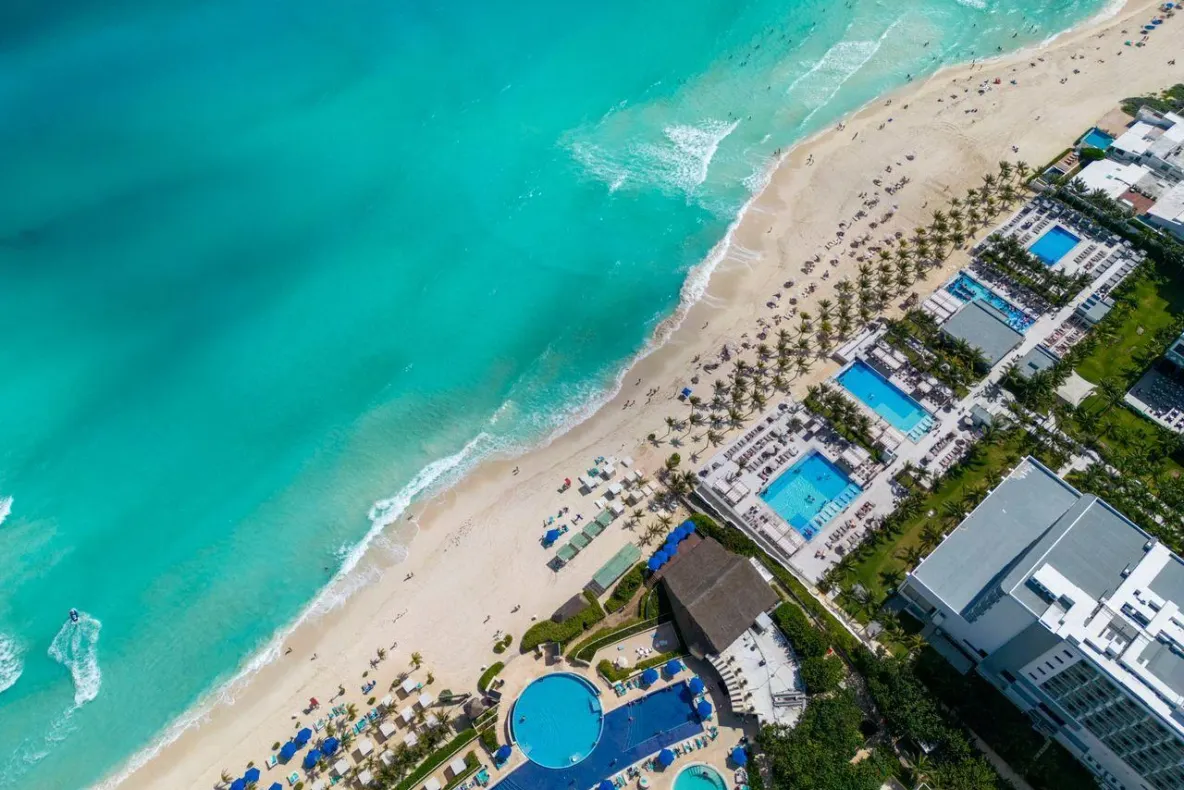 Un sejur în Cancun se schimbă după adresa hotelului: zonele potrivite pentru plajă, excursii și viață de noapte