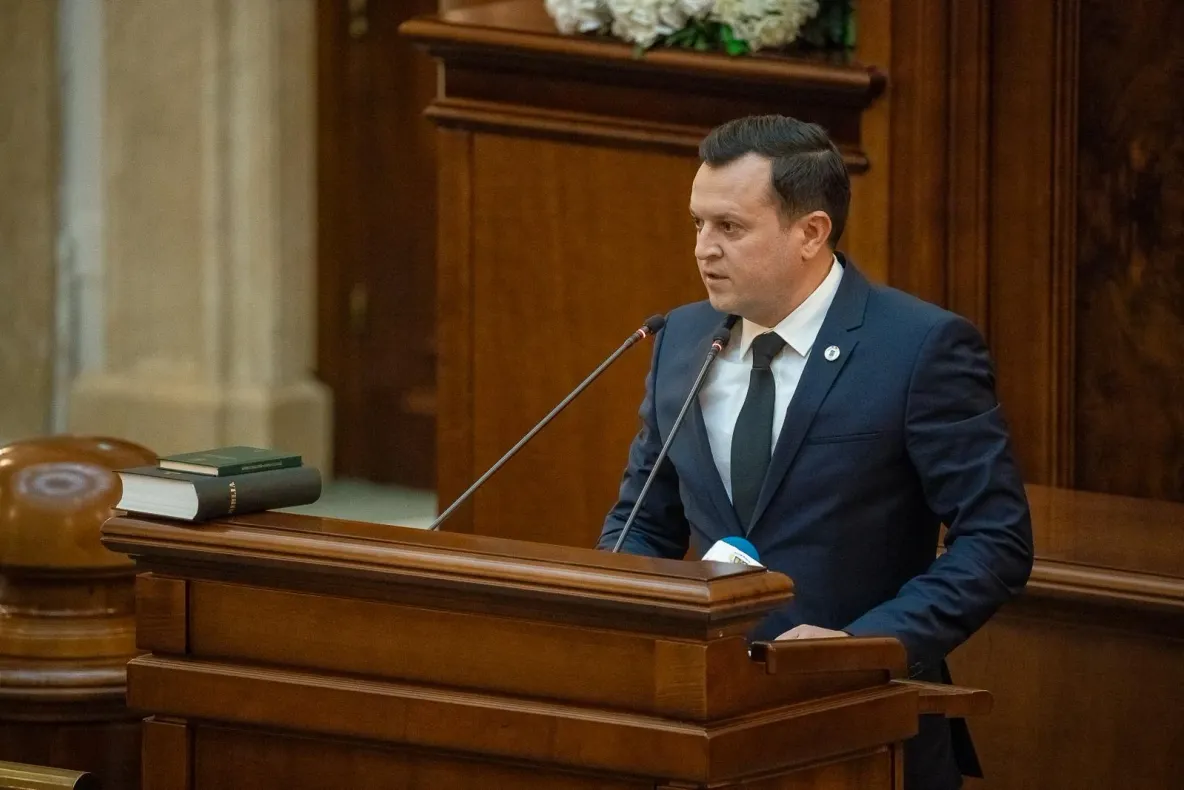 Cătalin Silegeanu (senator AUR): „Scumpirea chiriilor cu 43% într-o țară cu peste 2,5 milioane de locuințe goale, „cea mai amplă reformă marca PSD și PNL”