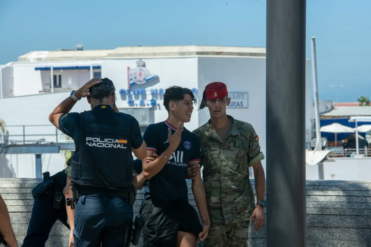 De ce s-au întors migranții în Maroc. ”Au închis complet toate magazinele. Ne țin flămânzi ca să plecăm”