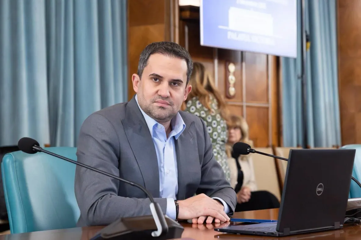 Fost ministru al Transporturilor lansează un atac dur la adresa vicepremierului Oana Gheorghiu