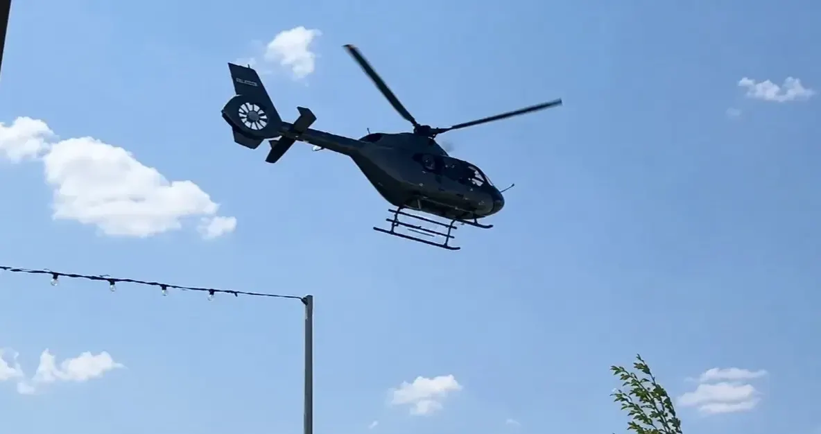Elicopter aterizat fără acord într-un centru de echitație din Constanța. Aparatul ar fi venit să preia fiica unui om de afaceri