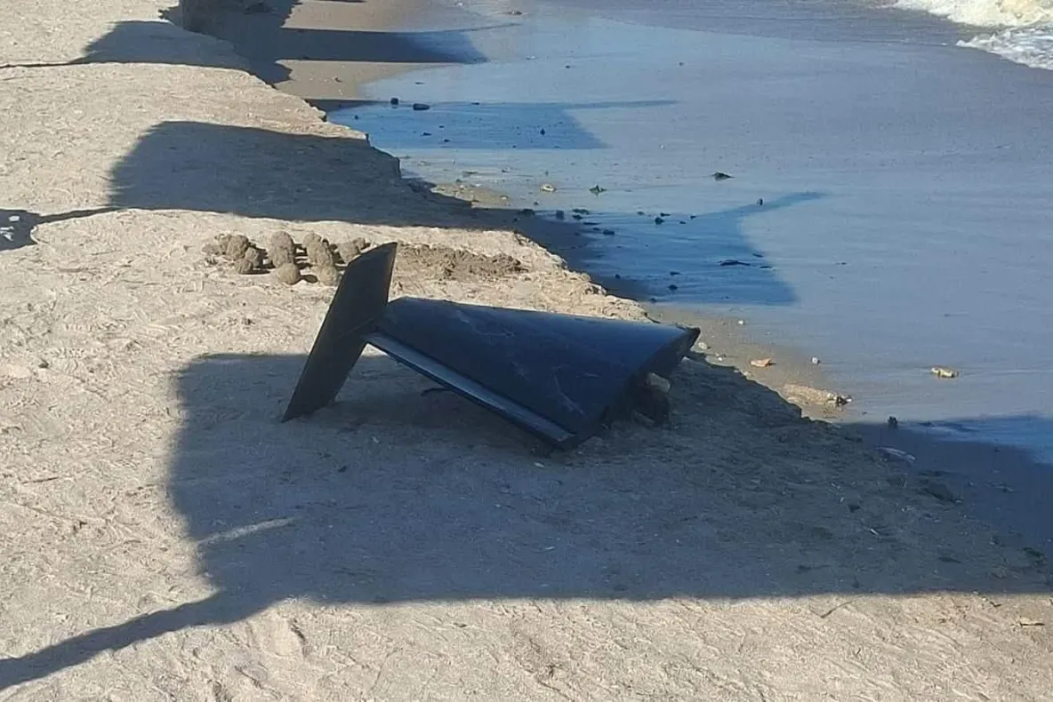 Noi fragmente de drone, găsite pe litoral, la Eforie Sud și Năvodari