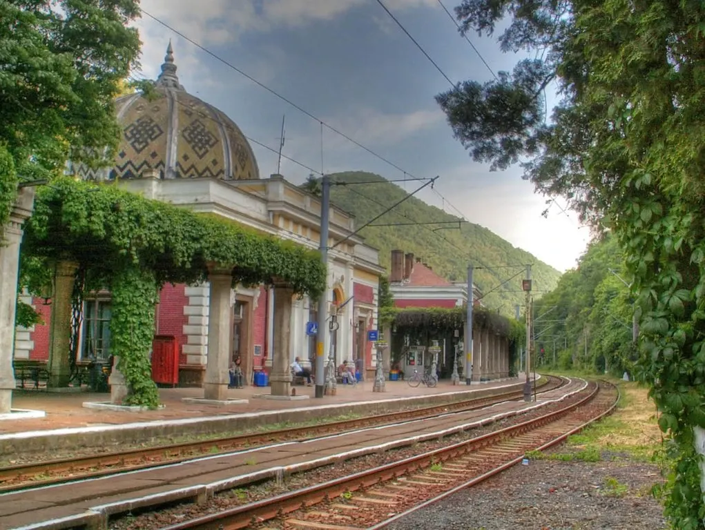 Gara Băile Herculane va fi restaurată după aproape 150 de ani. Cum va arăta monumentul prin care au trecut împăratul Franz Joseph și Sissi