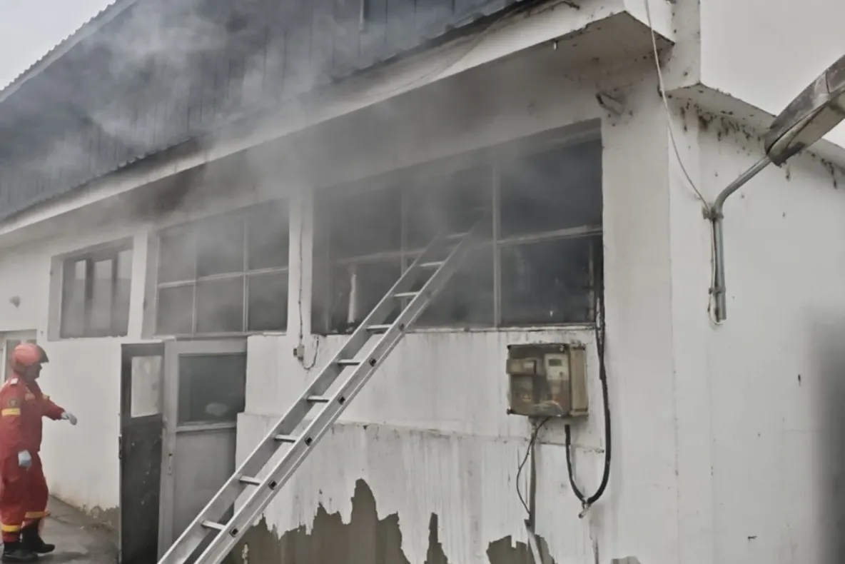  Incendiu la Spitalul Orășenesc Gura Humorului. Focul a pornit de la o candelă lăsată nesupravegheată 