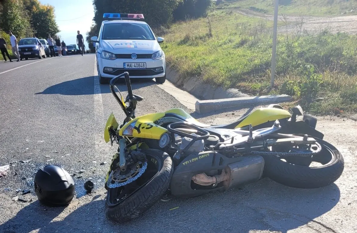 Motociclist de 36 de ani, mort într-un accident pe DN1, la Popasul Avrig, după ce motocicleta sa a fost lovită de o mașină
