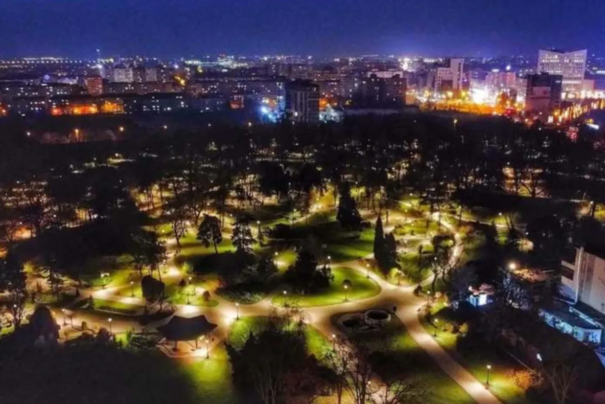 Economii de energie la Timișoara. Iluminatul arhitectural al Catedralei Mitropolitane, Operei și altor biserici a fost oprit
