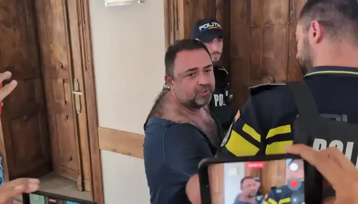 Procurorul pistolar a fost prins într-un supermarket din Ilfov, după ce a fost dat în urmărire generală