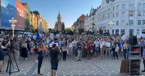 Miting pentru susținerea lui Dominic Friz, cu personaje controversate printre participanți - VIDEO