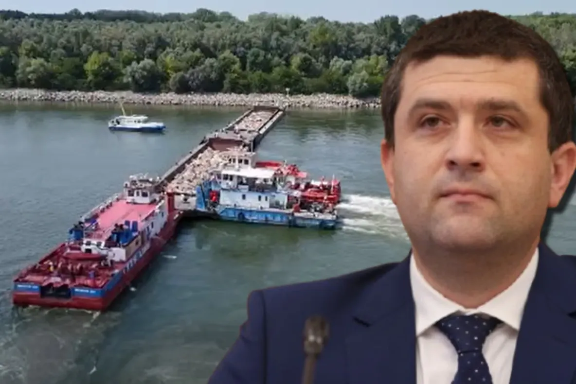 Scufundarea primelor două barje din Dunăre se încheie vineri seară. Anunțul ministrului interimar al Apărării