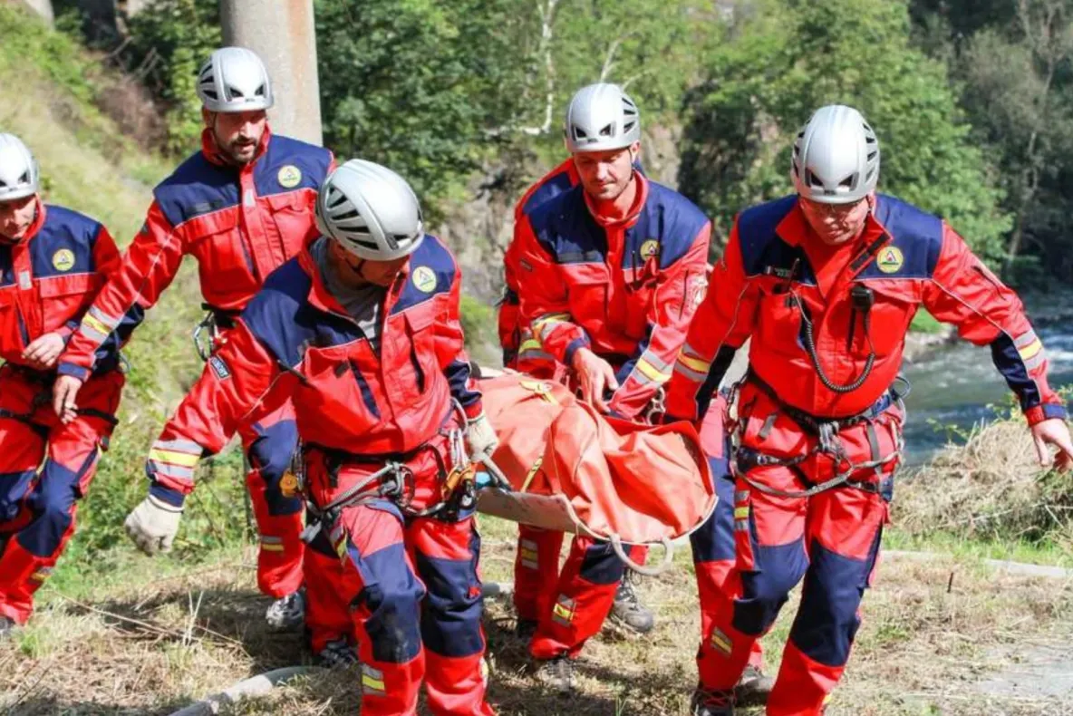Zi de foc pentru salvamontiştii din România. 37 de intervenţii în ultimele 24 de ore: 36 de persoane salvate şi două decedate