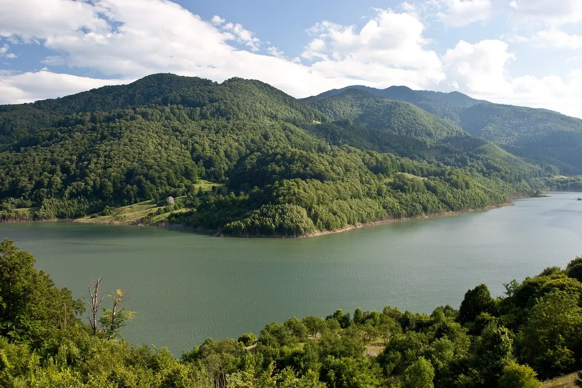 România vrea să mai scoată 152 GWh de energie dintr-un proiect început în 1981. Ce se întâmplă acum la Surduc-Siriu