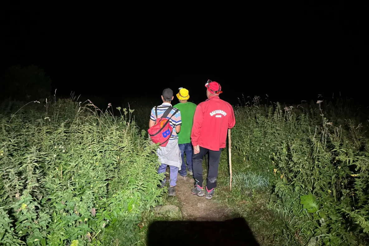Noapte de foc pentru Salvamont Argeș: opt turiști, salvați din zona Vârfului Moldovean VIDEOu
