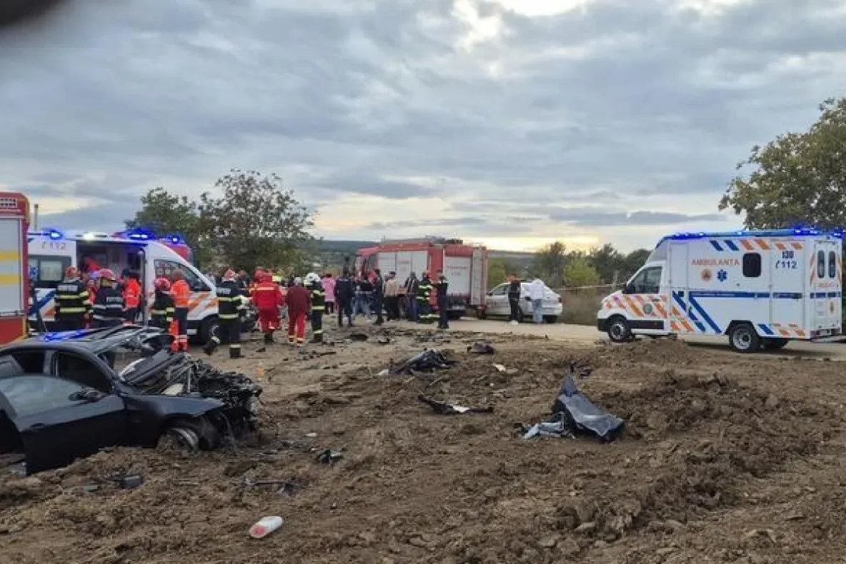 Tragedie în Iași: doi copii și un adult au murit după impactul dintre o mașină și un camion